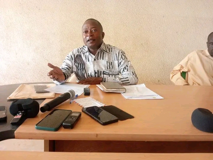 Fizi : Le chef de secteur de Ngandja, Akili Bernard Cosmos, appelle la population de sa juridiction à soutenir la démarche du chef de l’État sur la révision de la Constitution