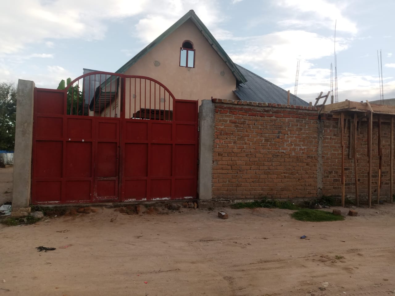 Sud-Kivu : La maison de la journaliste Bijoux Machozi visitée par des hommes armés à Baraka